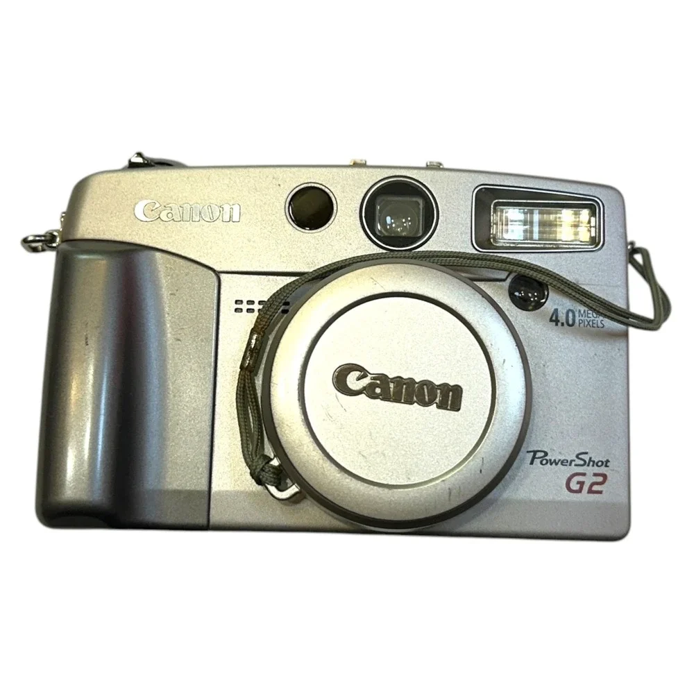 Canon PowerShot G2 4.0MP Digital Camera Bundle Silver with Case and Manuals